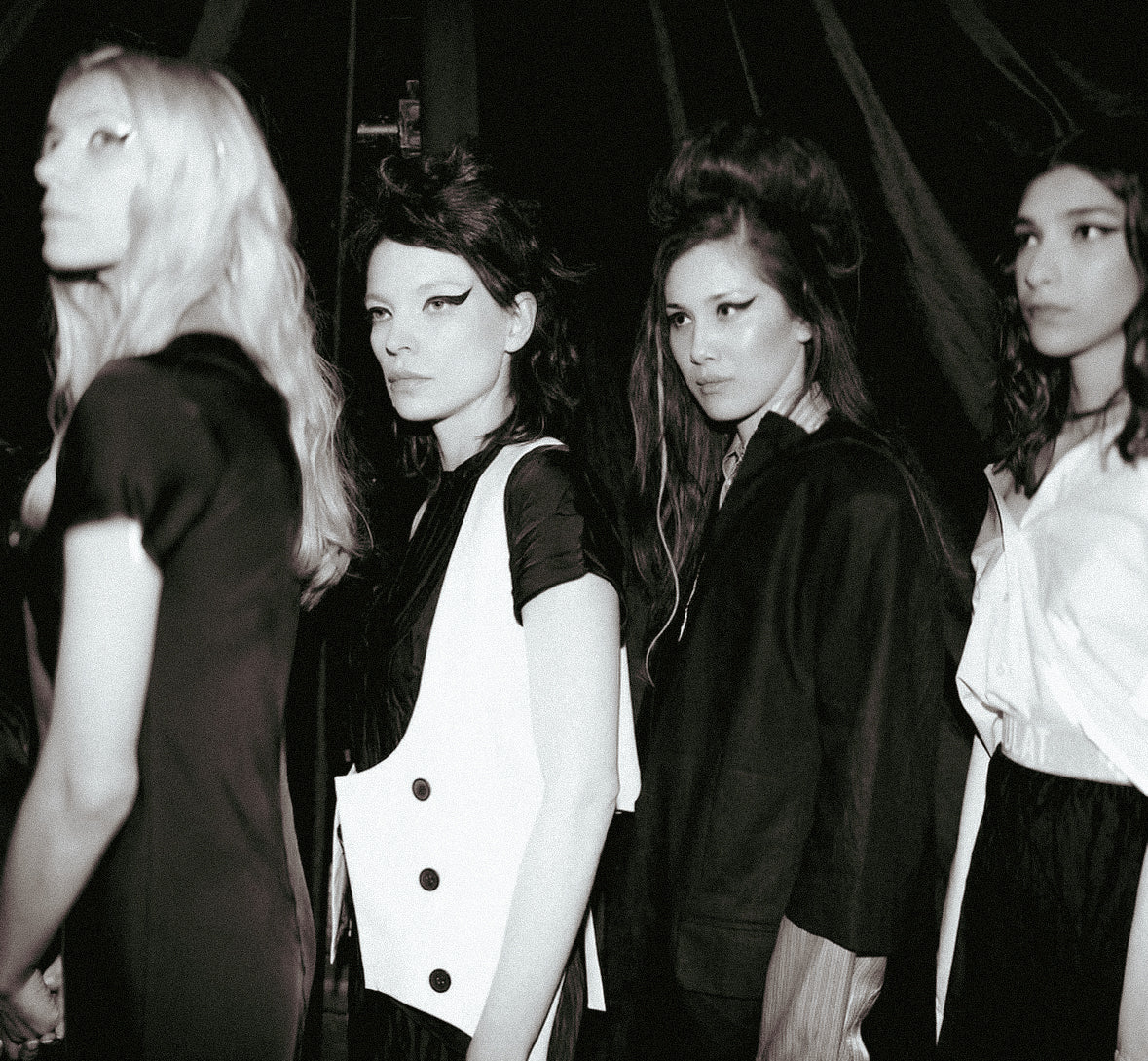 slider image slider_item_r96kbT