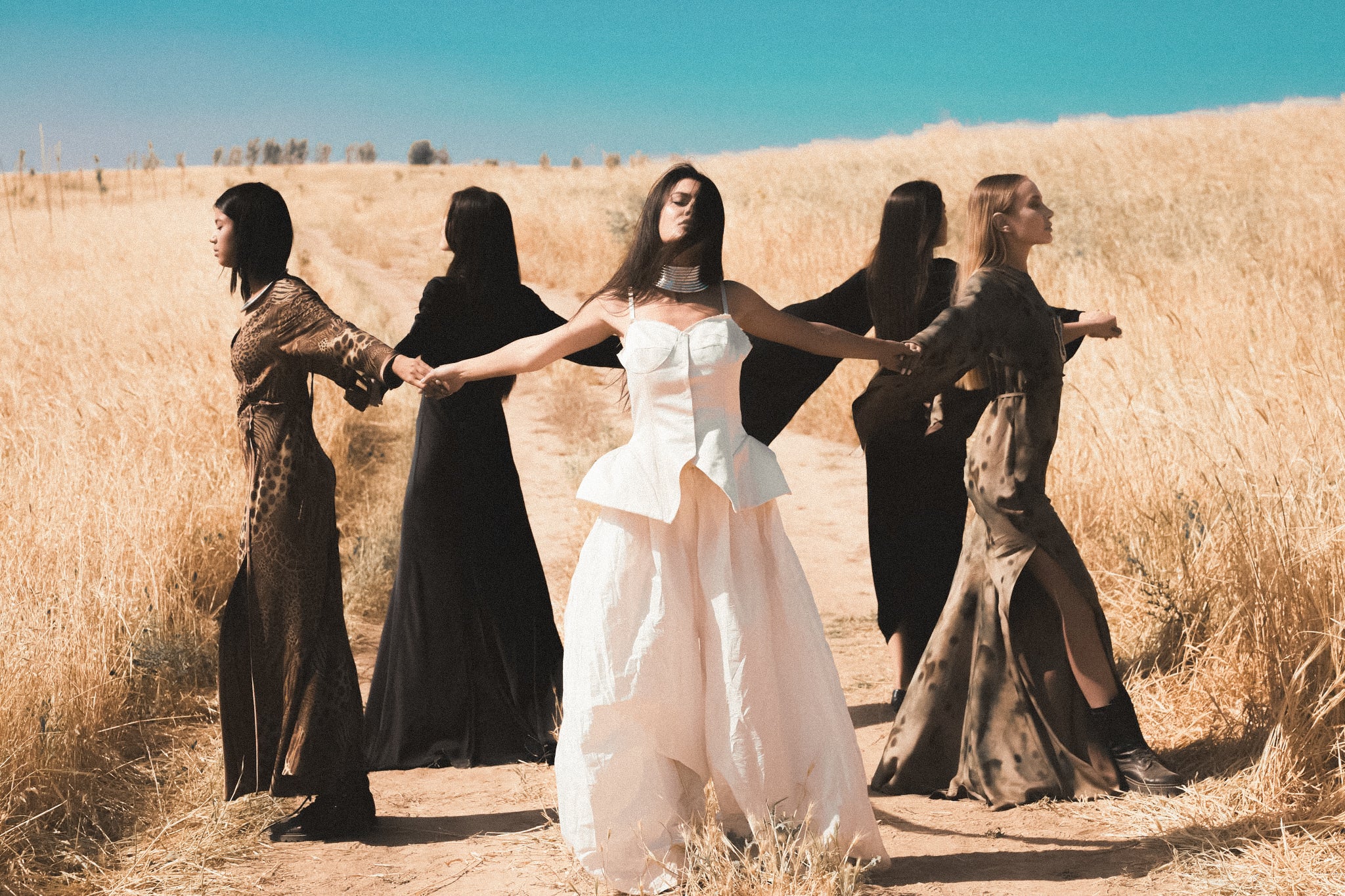 slider image slider_item_r96kbT